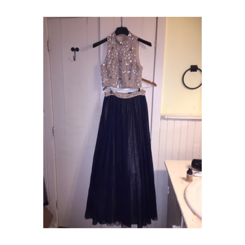 Stunning prom dress worn once